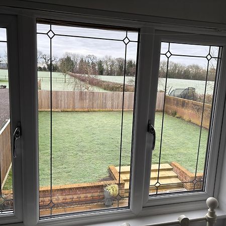 Countryside Family Home ケインシャム エクステリア 写真