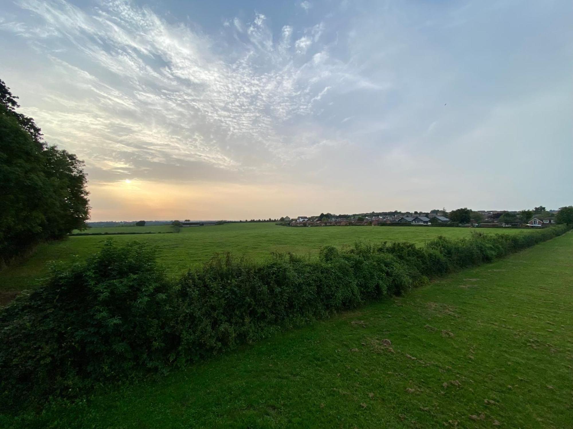 Countryside Family Home ケインシャム エクステリア 写真